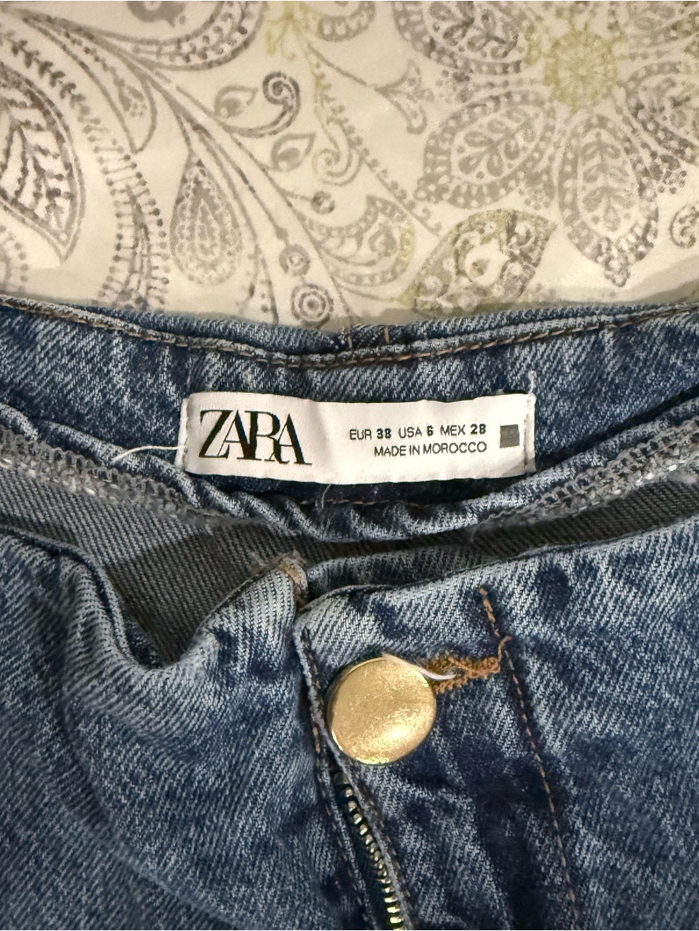 Zara Dark Blue Wide-Leg High Waist Jeans with Button Details. Size 6 petite